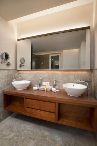 Pavana Kamer met Kingsize Bed en Uitzicht op Zee
